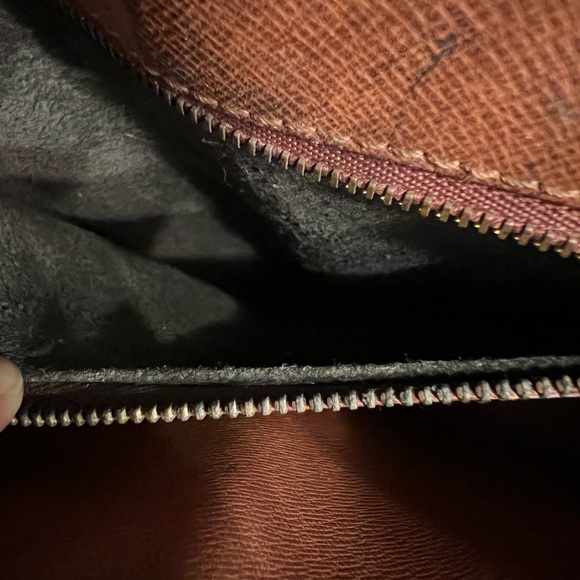 Louis Vuitton St. Cloud Bag - Picture 8 of 16